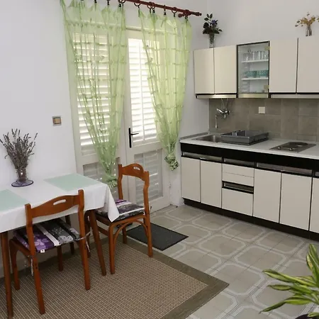 Sardelic Apartment *